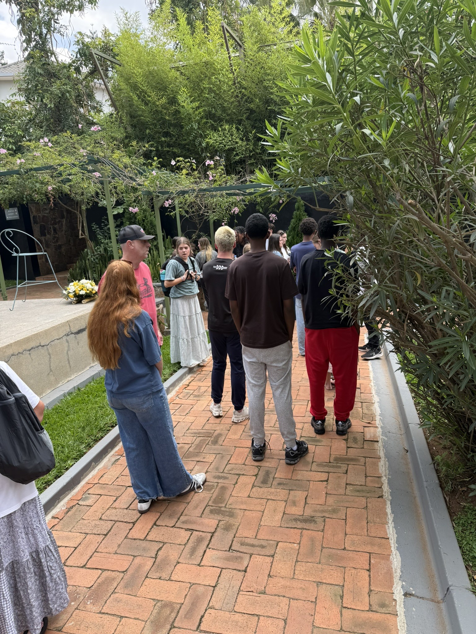 Students gathered at the gate during the cultural experience at ATN.